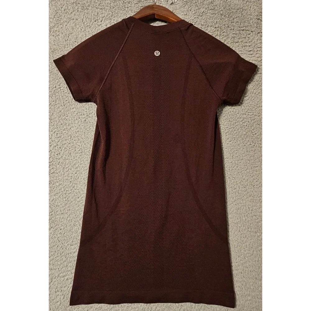 Lululemon Swiftly Tech Short Sleeve Shirt Maroon Red Women's Size 2